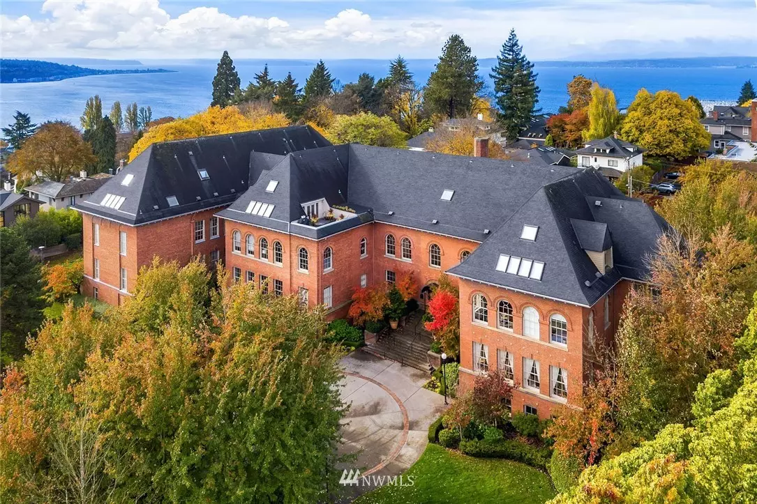 Seattle, WA 98119,1401 5th AVE W #201