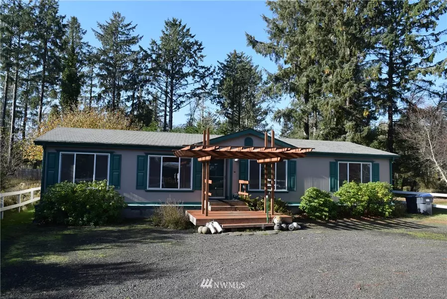 505 Mount Olympus AVE SE, Ocean Shores, WA 98569