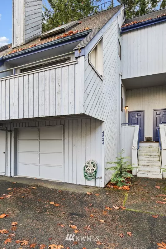 4523 S 248th PL #18C2, Kent, WA 98032