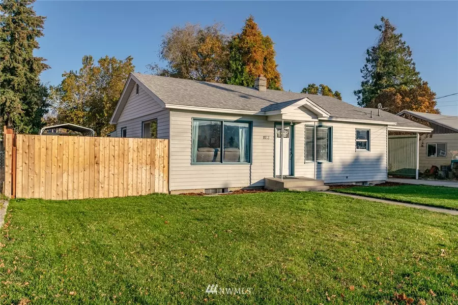 1123 N DEVON AVE, East Wenatchee, WA 98802