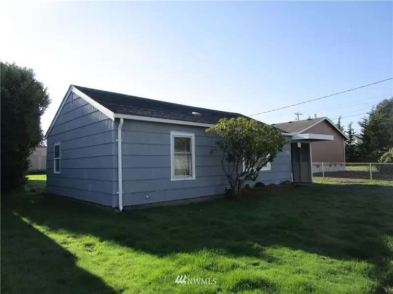 2210 Aberdeen AVE, Hoquiam, WA 98550