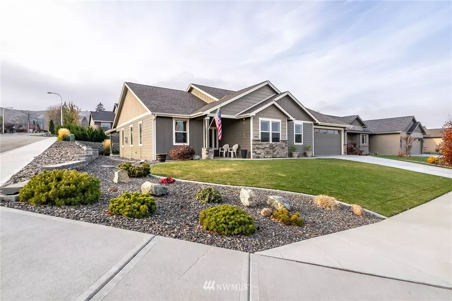 1402 Kirby LN, Wenatchee, WA 98801