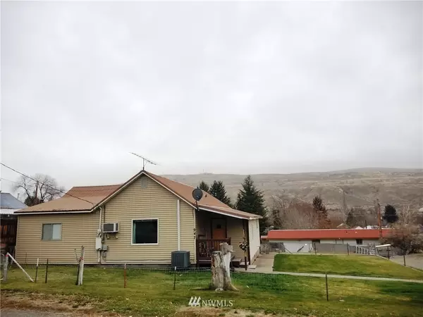 Okanogan, WA 98840,947 4th Avenue S