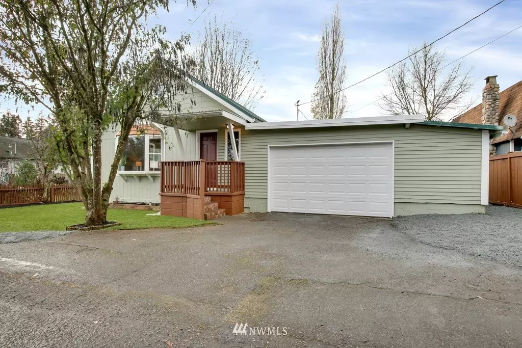 Black Diamond, WA 98010,32213 Morgan DR