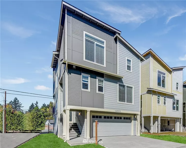 14305 47th PL W #2, Edmonds, WA 98026