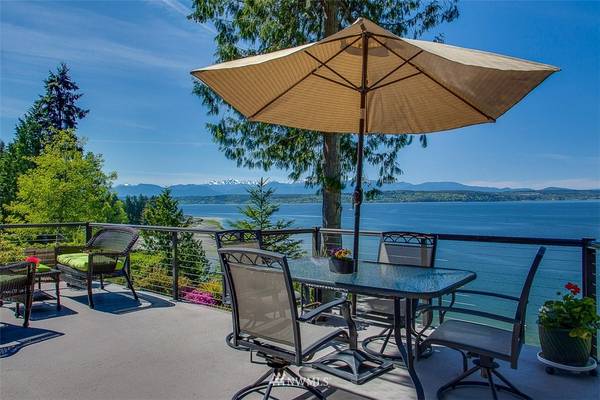 30038 Scenic DR NE, Poulsbo, WA 98370