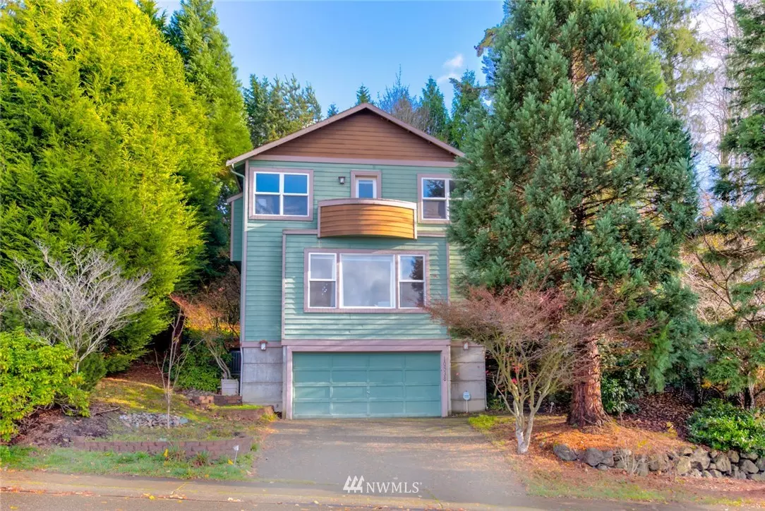 Redmond, WA 98052,10538 157 AVE NE