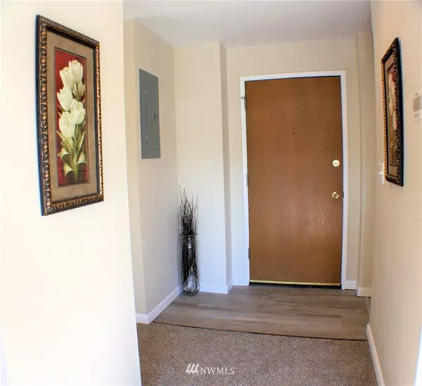 9030 Seward Park AVE S #209, Seattle, WA 98118