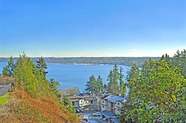 1750 W Sunn Fjord LN, Bremerton, WA 98031