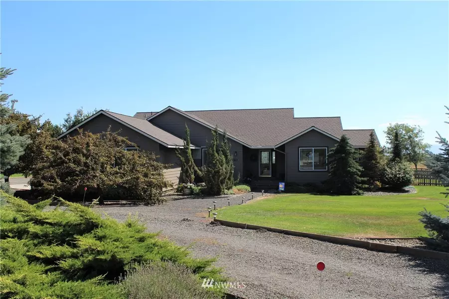 140 Bridlewood LN, Ellensburg, WA 98926