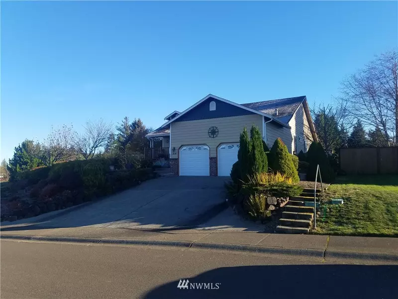 1814 Harborview DR, Aberdeen, WA 98520