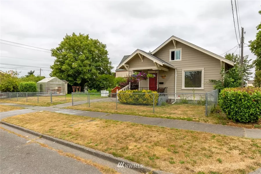 1211 S 52nd ST, Tacoma, WA 98408