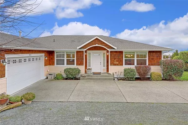 Camano Island, WA 98282,831 Linda LN