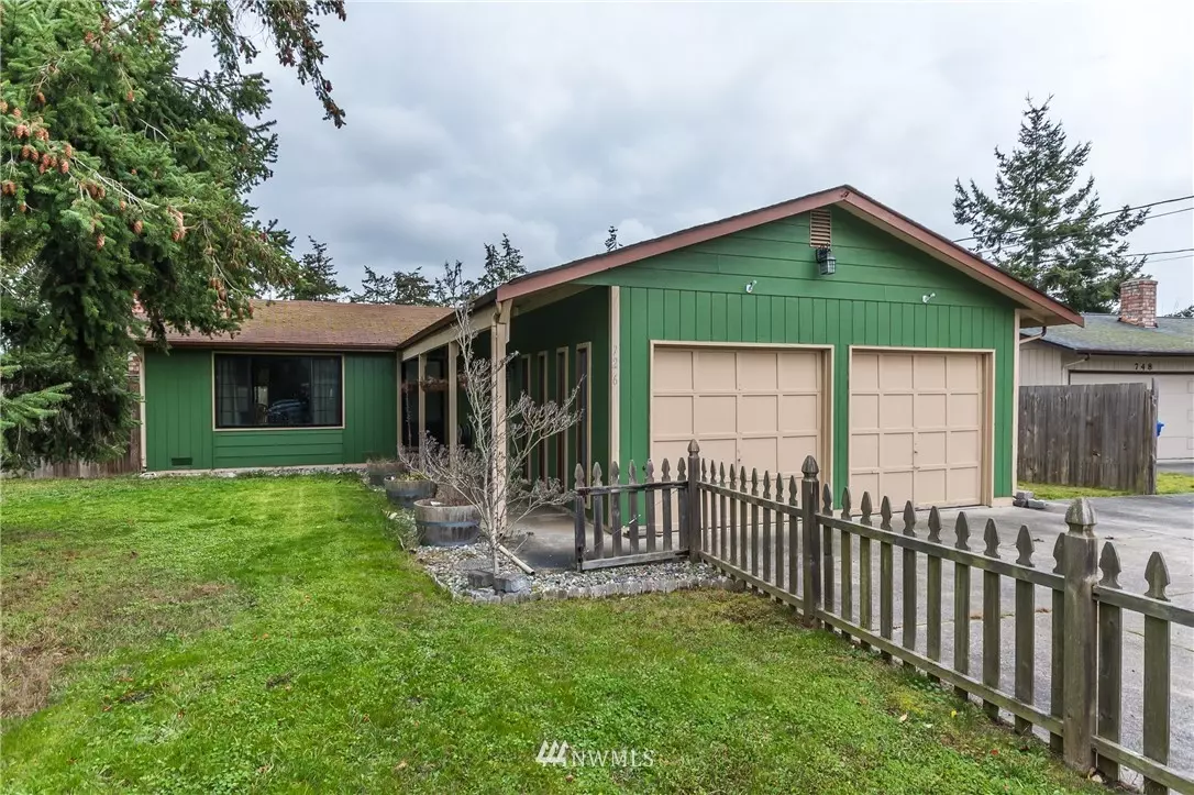 Oak Harbor, WA 98277,726 SW Heller ST