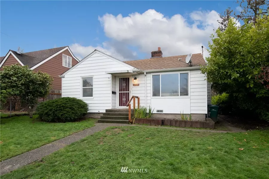 13523 35th AVE S, Tukwila, WA 98168