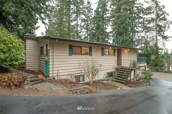 Shoreline, WA 98155,19532 12th AVE NE