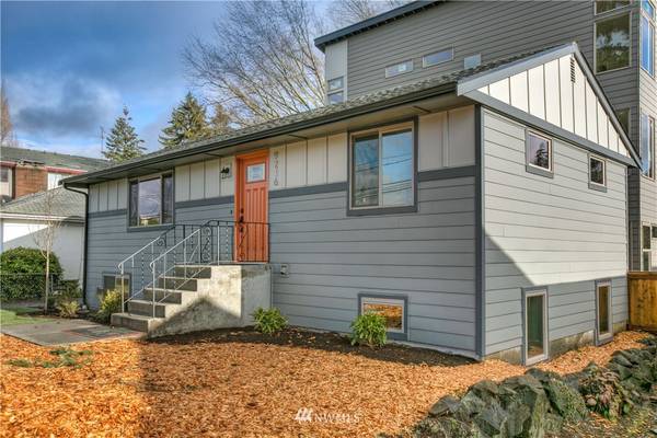 9216 15th AVE SW, Seattle, WA 98106