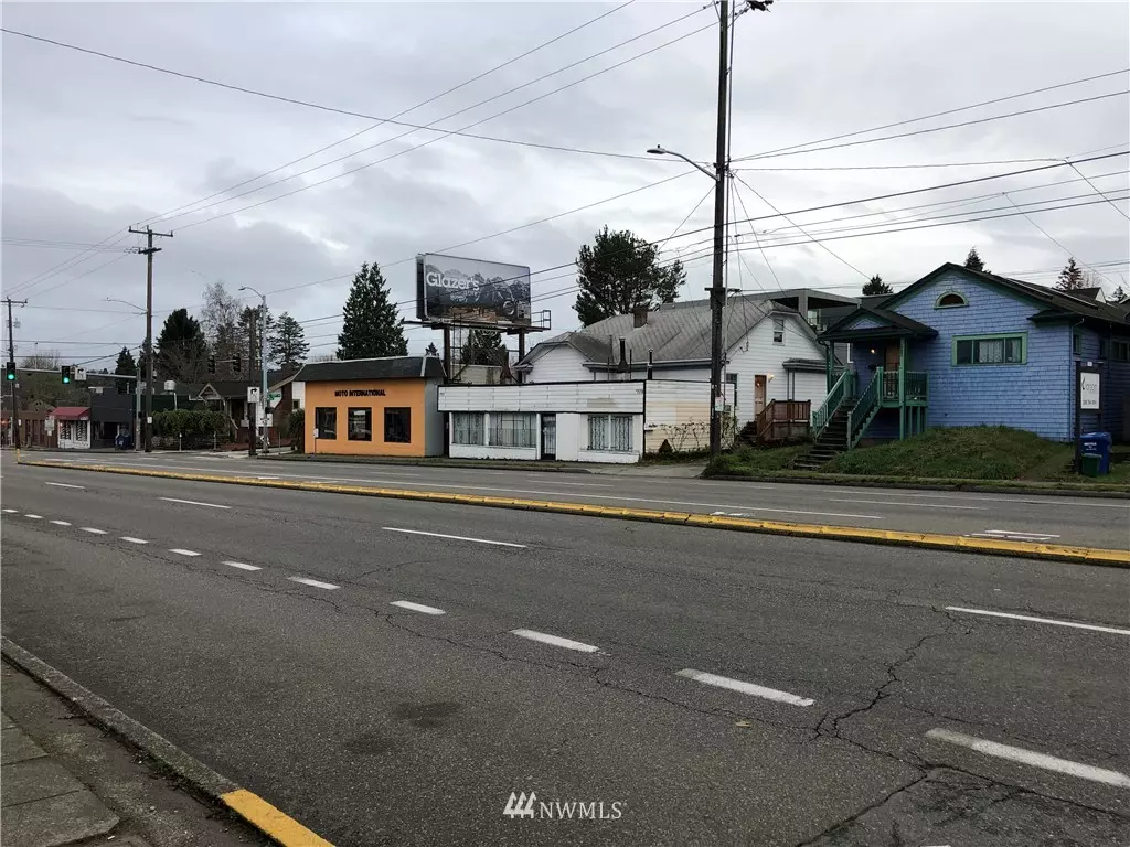 Seattle, WA 98103,7707 Aurora AVE N