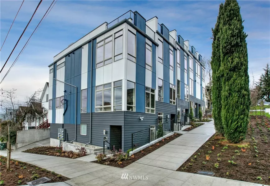 1656 S Lane ST, Seattle, WA 98144