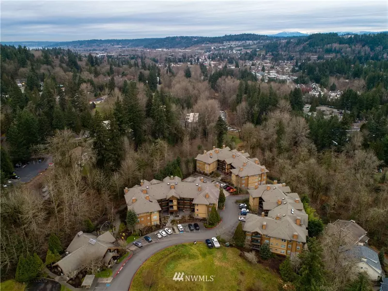 1000 Cabin Creek LN SW #B305, Issaquah, WA 98027