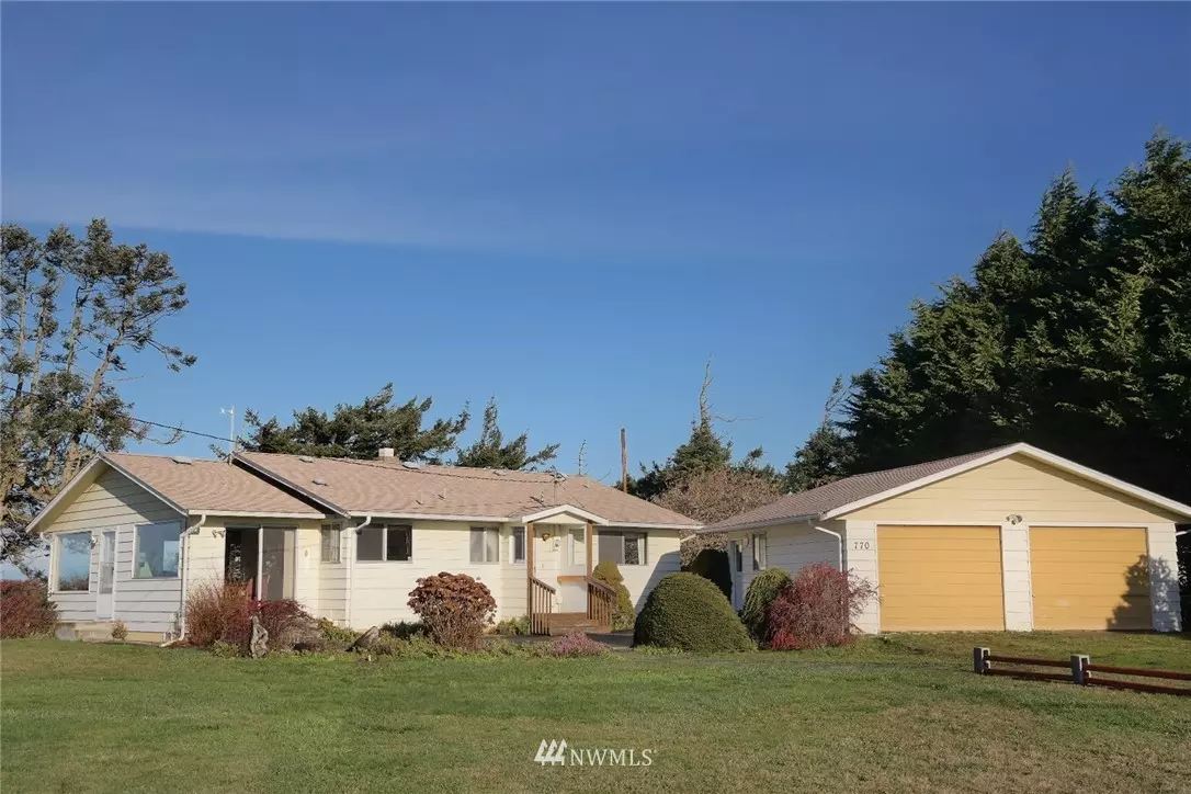 Sequim, WA 98382,770 Marine DR