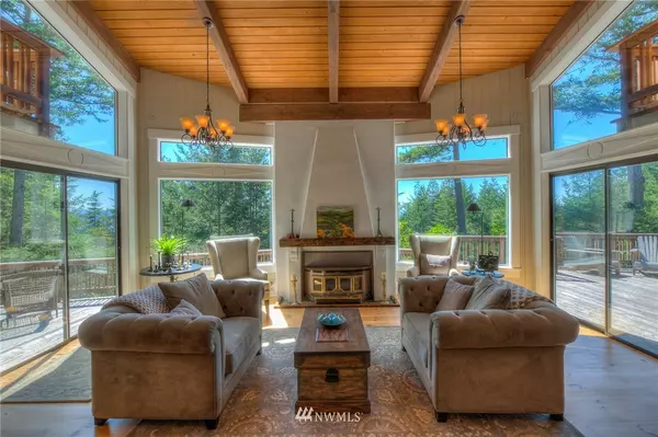 Orcas Island, WA 98245,100 Oak LN