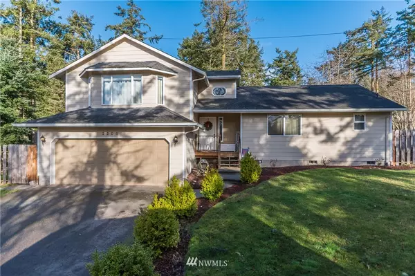 2208 Legato DR, Oak Harbor, WA 98277