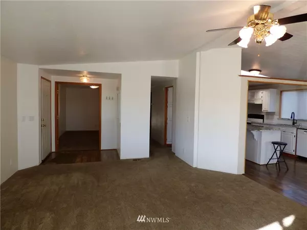 Moses Lake, WA 98837,3010 Peninsula DR #106