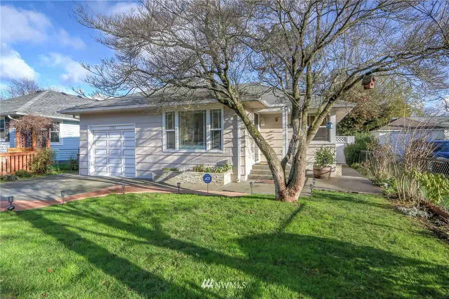 1742 Snyder AVE, Bremerton, WA 98312