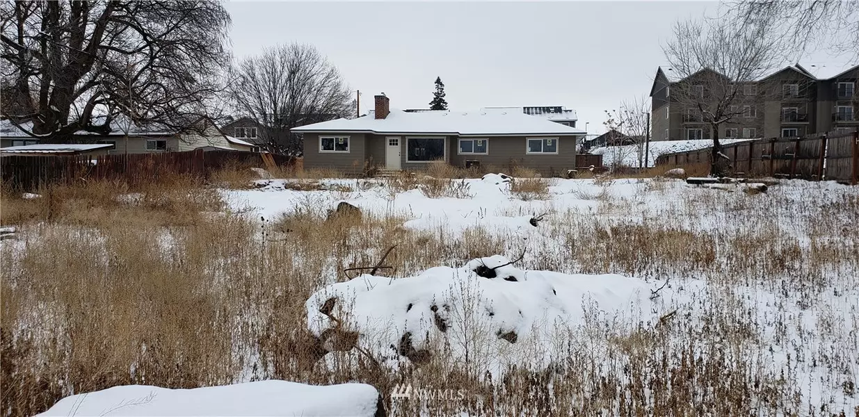 1002 N Colorado AVE, East Wenatchee, WA 98802