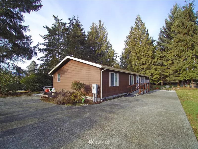 292 Heather CIR, Port Angeles, WA 98382