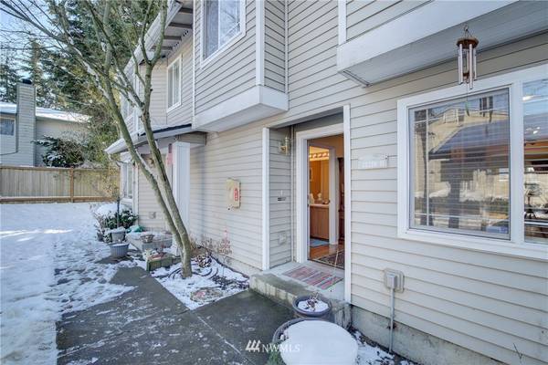 21218 48th AVE W #B, Mountlake Terrace, WA 98043