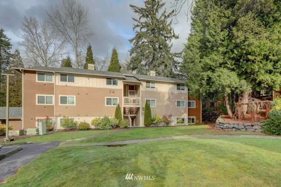 14010 NE 181st PL #C102, Woodinville, WA 98072