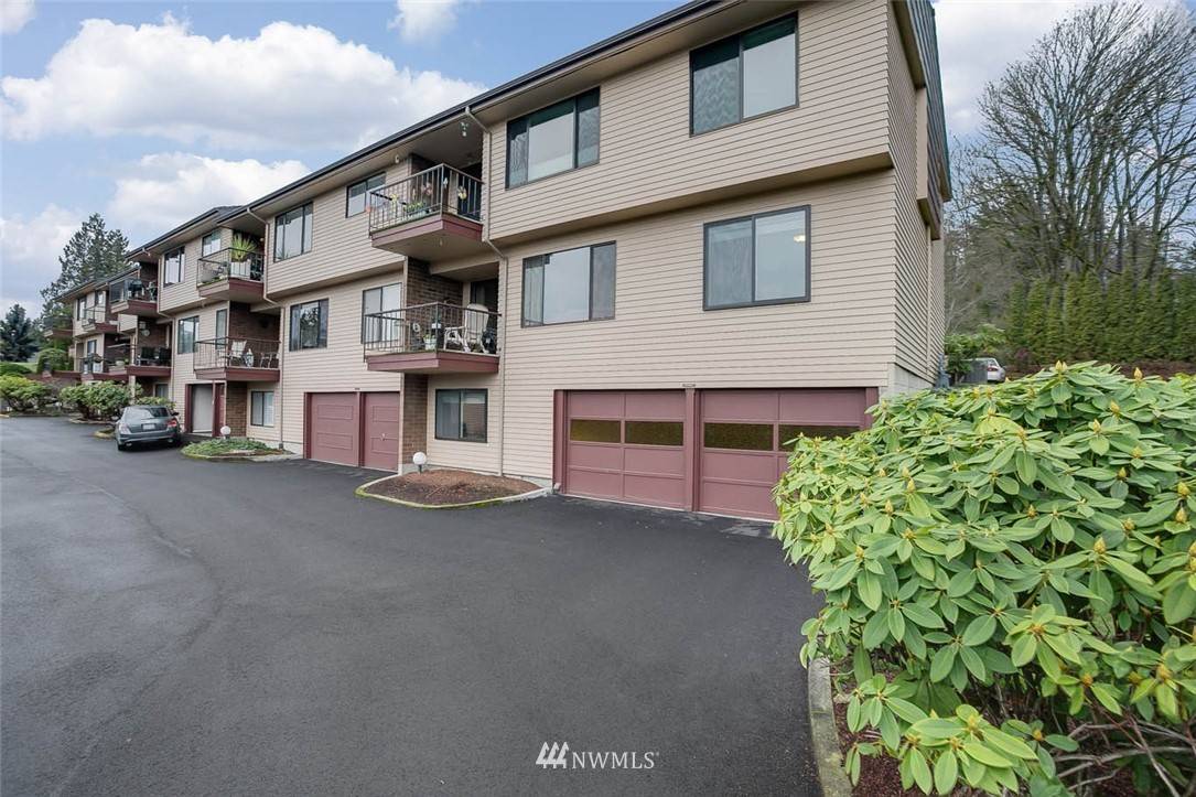 10609 Glen Acres DR S #10609, Seattle, WA 98168