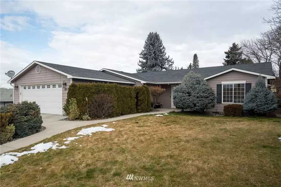 621 NE 12th ST, East Wenatchee, WA 98802