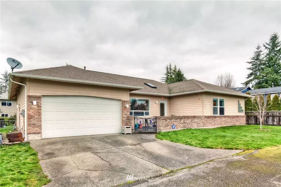 930 S 263rd ST, Des Moines, WA 98198