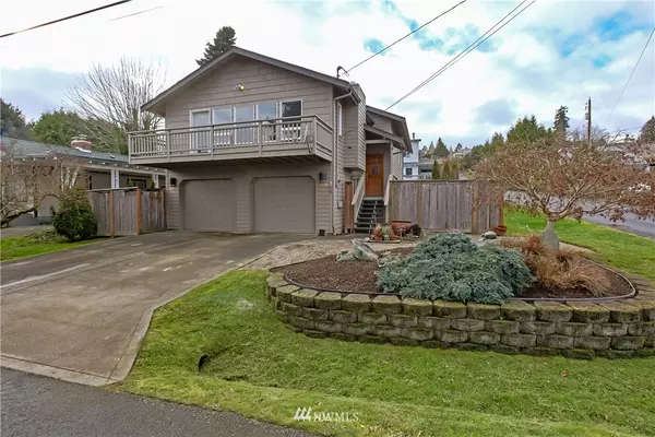 2212 Spring ST E, Port Orchard, WA 98366