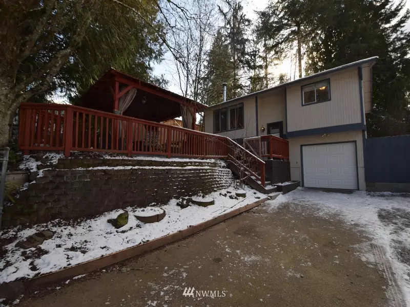 6980 E Indianwood CT, Port Orchard, WA 98366