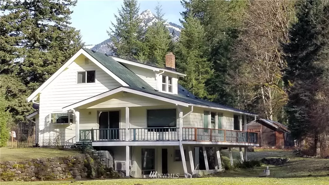 128 Alder RD, Packwood, WA 98361