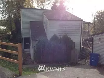 Des Moines, WA 98198,1717 S 233rd ST