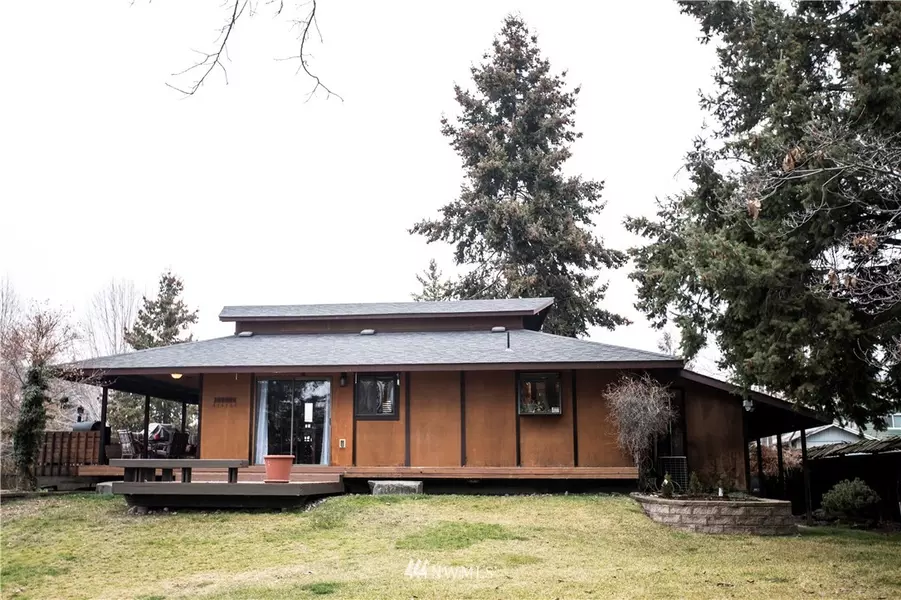 337 14th NE, East Wenatchee, WA 98802