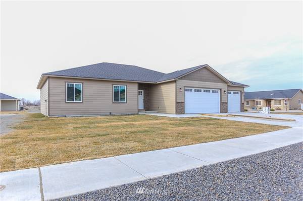 500 S Crane LN, Moses Lake, WA 98837