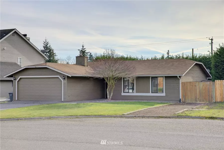 1305 S 239th PL, Des Moines, WA 98198