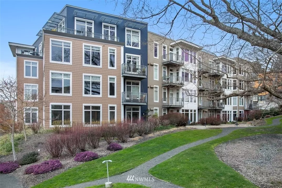 Bainbridge Island, WA 98110,190 Harbor Square LOOP NE #C433