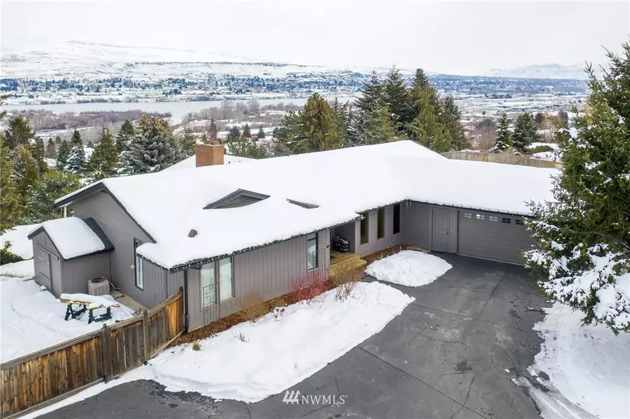 2141 Sunrise CIR, Wenatchee, WA 98801