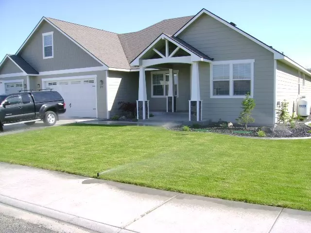 711 Lupine DR NE, Moses Lake, WA 98837