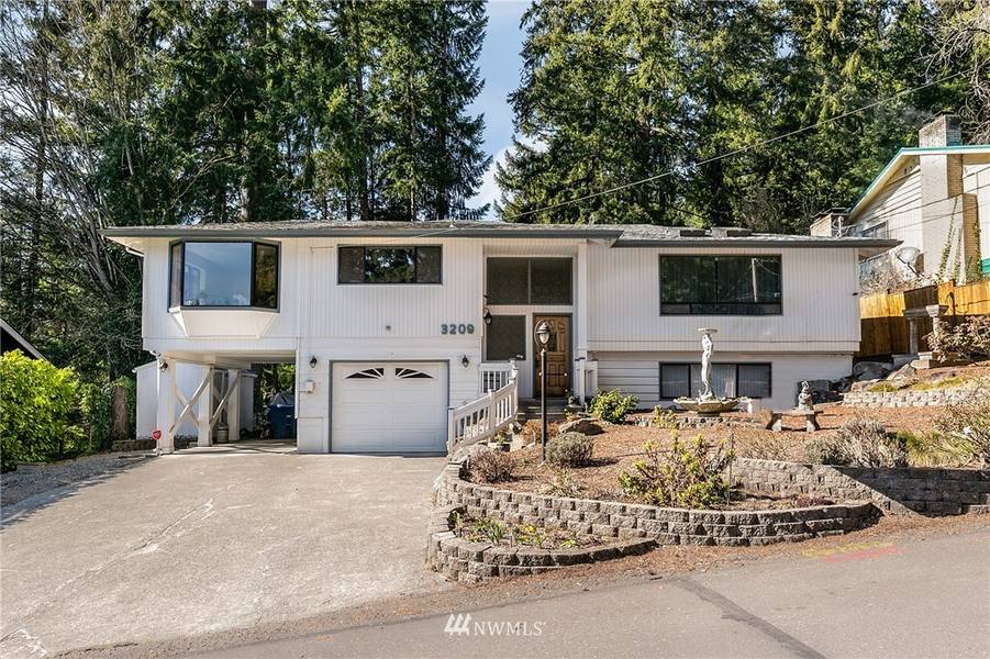 3209 165th AVE SE, Bellevue, WA 98008