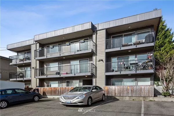 4219 Whitman AVE N #8, Seattle, WA 98103