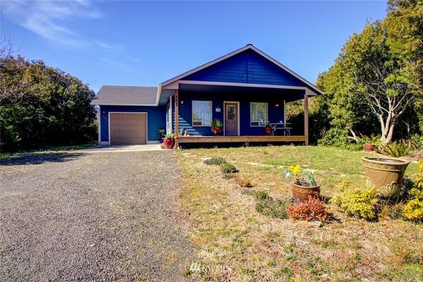 352 N Wynoochee DR SW, Ocean Shores, WA 98569