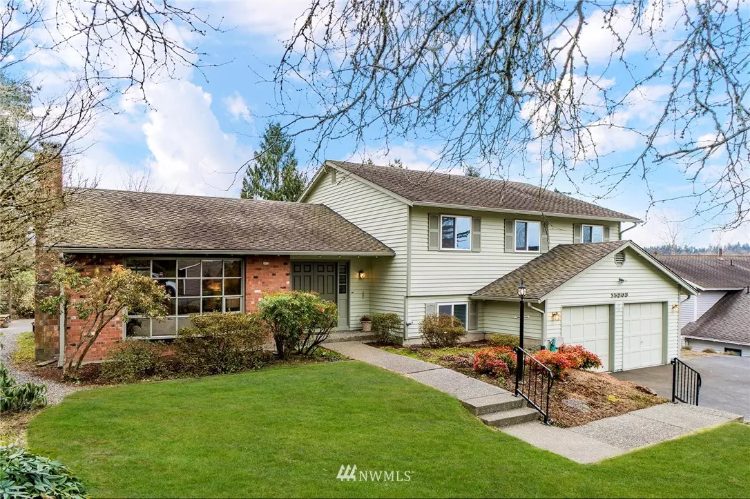 Redmond, WA 98052,15203 NE 108th PL